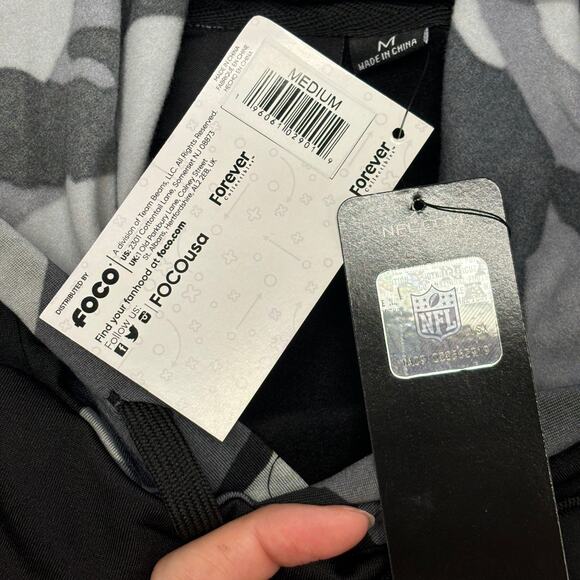 NWT Foco NFL Cleveland Browns Black Gray Mens M Center Logo Pullover Camo Hoodie - Picture 4 of 13